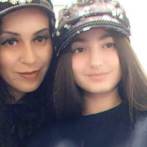 Meet your Posher, Nadya